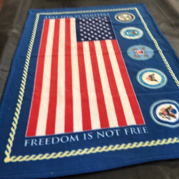 Throw - Picture 3 of 4